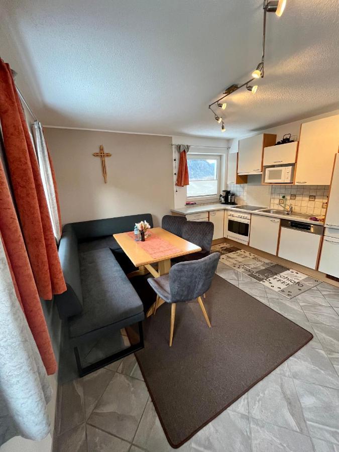 Landhaus Roland Umhausen Bagian luar foto